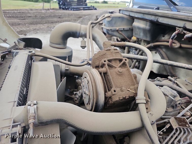 image for item DQ0274 1997 Freightliner FL70  rollback truck