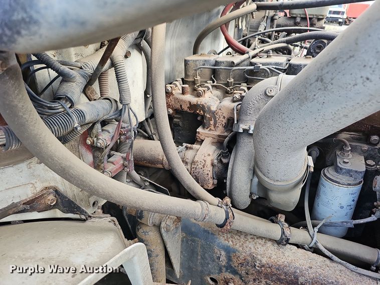 image for item DQ0274 1997 Freightliner FL70  rollback truck