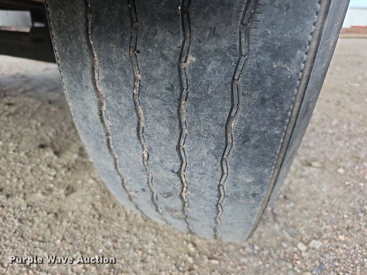 image for item DQ0274 1997 Freightliner FL70  rollback truck