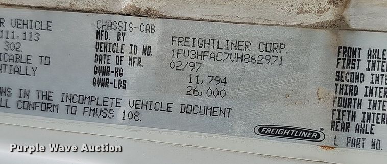 image for item DQ0274 1997 Freightliner FL70  rollback truck