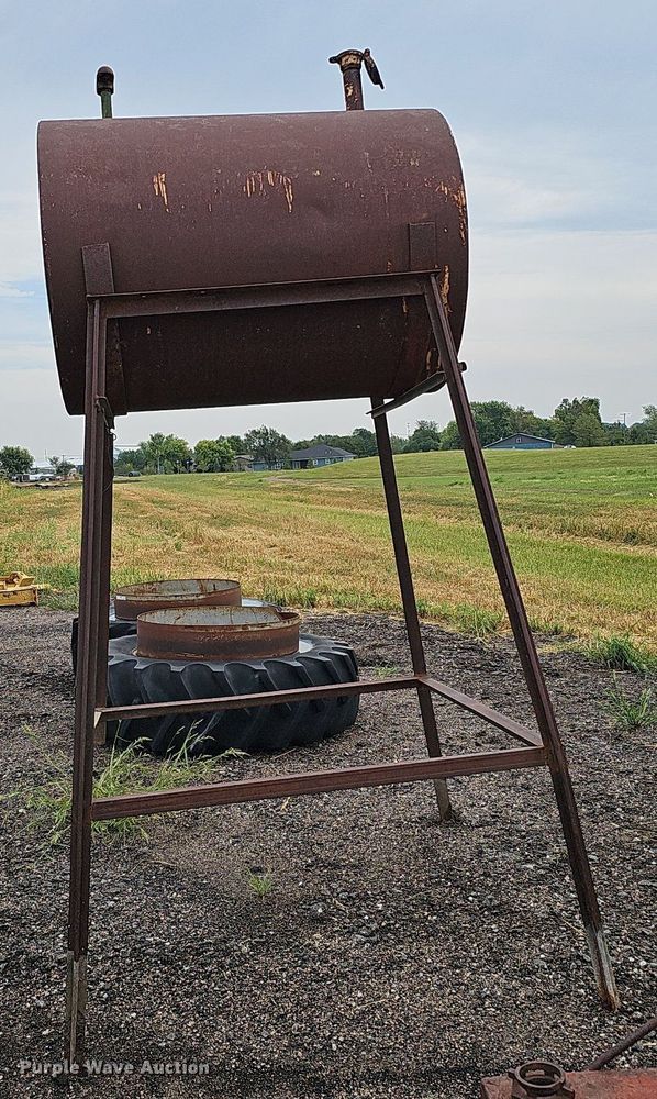 image for item DQ0275 (7) fuel tanks