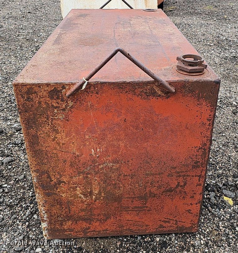 image for item DQ0275 (7) fuel tanks