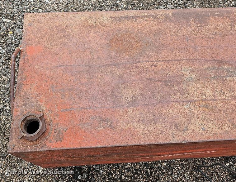 image for item DQ0275 (7) fuel tanks