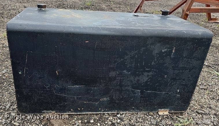 image for item DQ0275 (7) fuel tanks