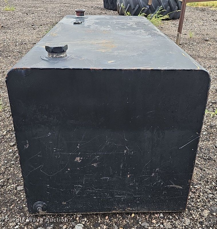 image for item DQ0275 (7) fuel tanks