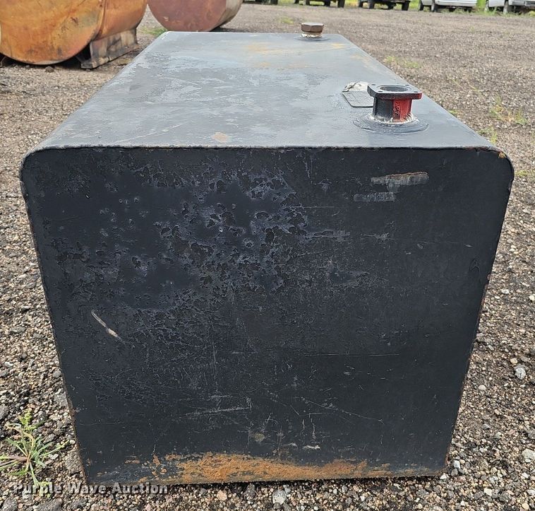 image for item DQ0275 (7) fuel tanks