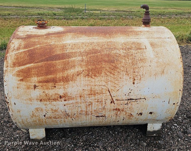 image for item DQ0275 (7) fuel tanks
