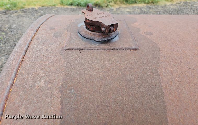 image for item DQ0275 (7) fuel tanks