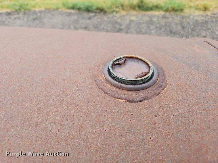 image for item DQ0275 (7) fuel tanks