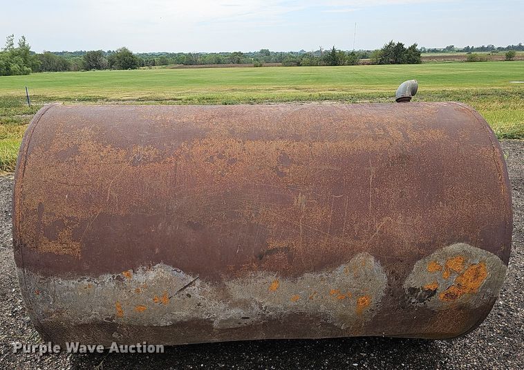 image for item DQ0275 (7) fuel tanks