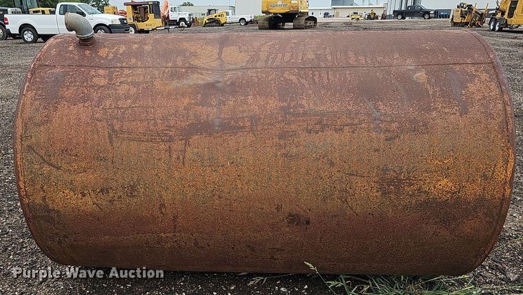 image for item DQ0275 (7) fuel tanks