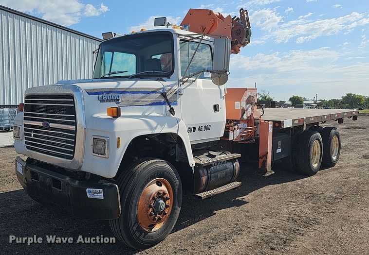 image for item DQ0277 1993 Ford L8000  crane truck