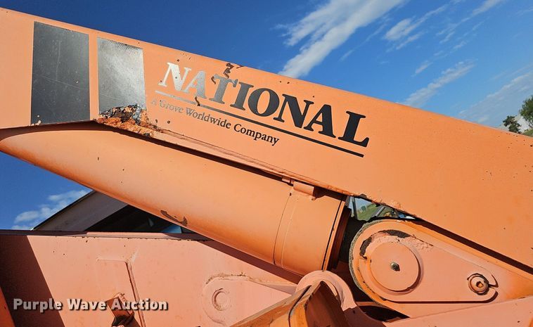 image for item DQ0277 1993 Ford L8000  crane truck