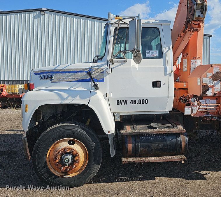 image for item DQ0277 1993 Ford L8000  crane truck