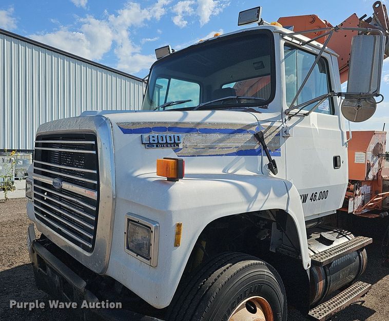 image for item DQ0277 1993 Ford L8000  crane truck