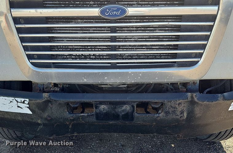 image for item DQ0277 1993 Ford L8000  crane truck