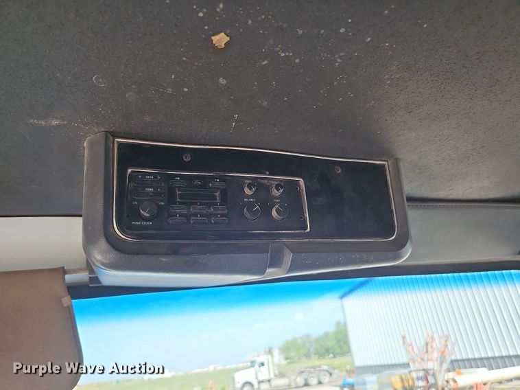 image for item DQ0277 1993 Ford L8000  crane truck