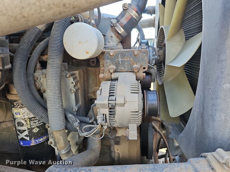 image for item DQ0277 1993 Ford L8000  crane truck