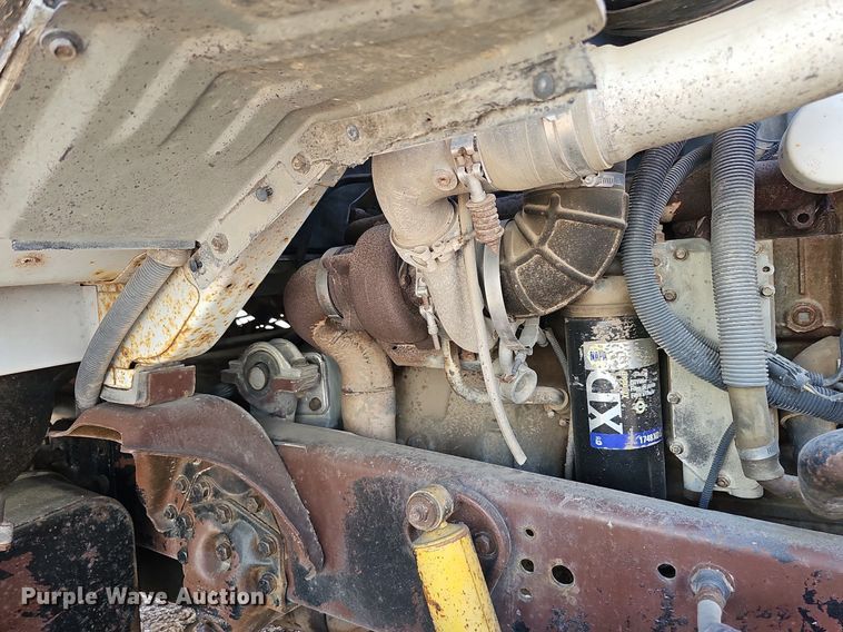 image for item DQ0277 1993 Ford L8000  crane truck