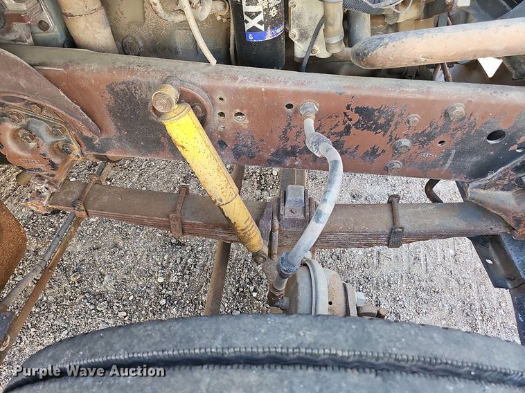 image for item DQ0277 1993 Ford L8000  crane truck