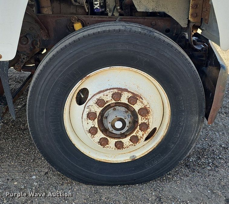 image for item DQ0277 1993 Ford L8000  crane truck