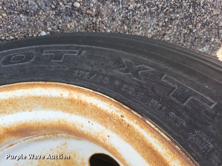 image for item DQ0277 1993 Ford L8000  crane truck