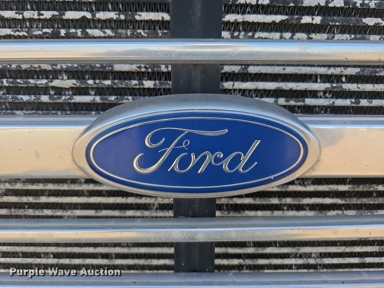 image for item DQ0277 1993 Ford L8000  crane truck