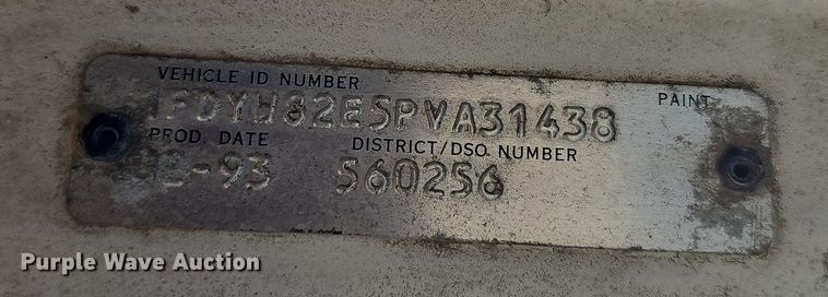 image for item DQ0277 1993 Ford L8000  crane truck