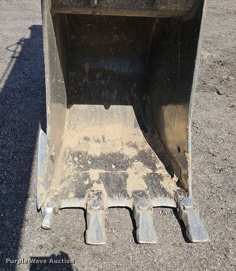 image for item DQ0278 2006 Komatsu PC220LC-8  excavator