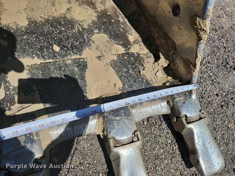 image for item DQ0278 2006 Komatsu PC220LC-8  excavator