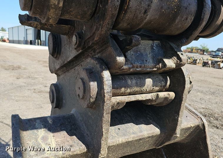 image for item DQ0278 2006 Komatsu PC220LC-8  excavator