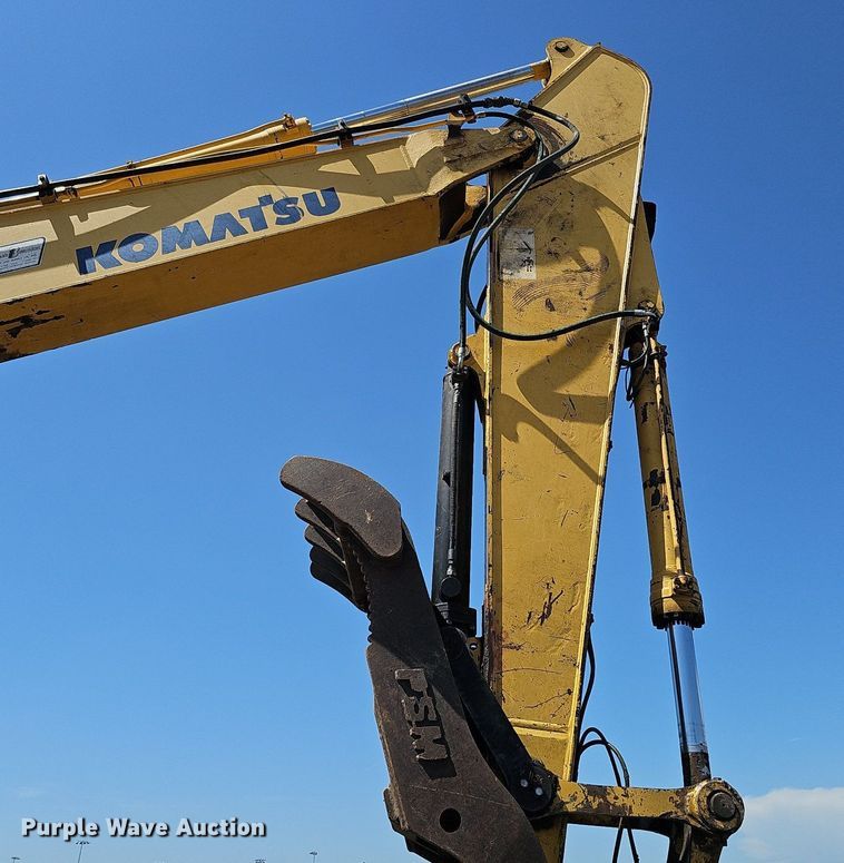 image for item DQ0278 2006 Komatsu PC220LC-8  excavator