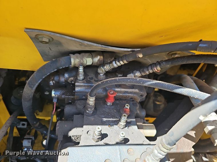 image for item DQ0278 2006 Komatsu PC220LC-8  excavator