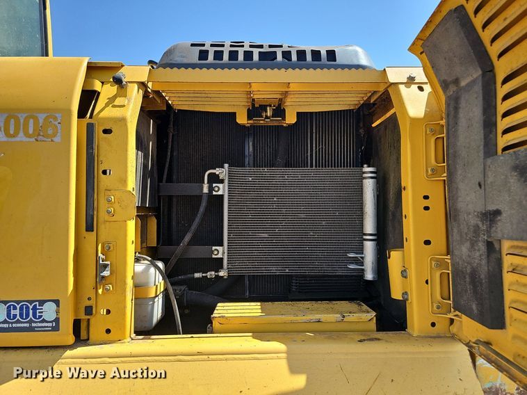 image for item DQ0278 2006 Komatsu PC220LC-8  excavator