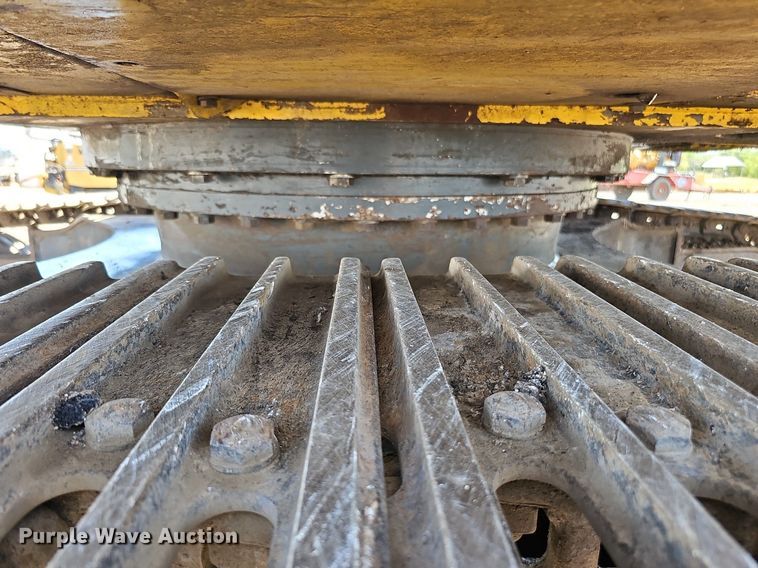 image for item DQ0278 2006 Komatsu PC220LC-8  excavator