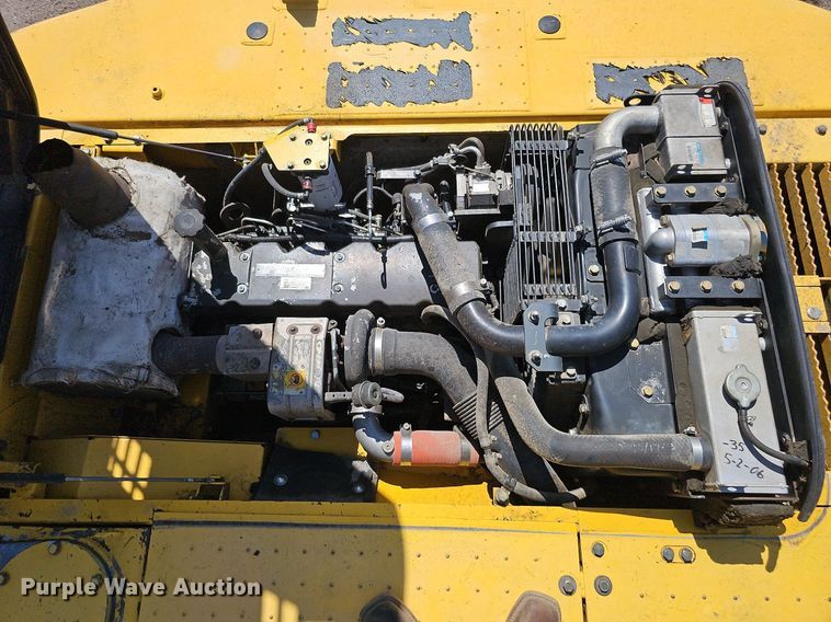 image for item DQ0278 2006 Komatsu PC220LC-8  excavator