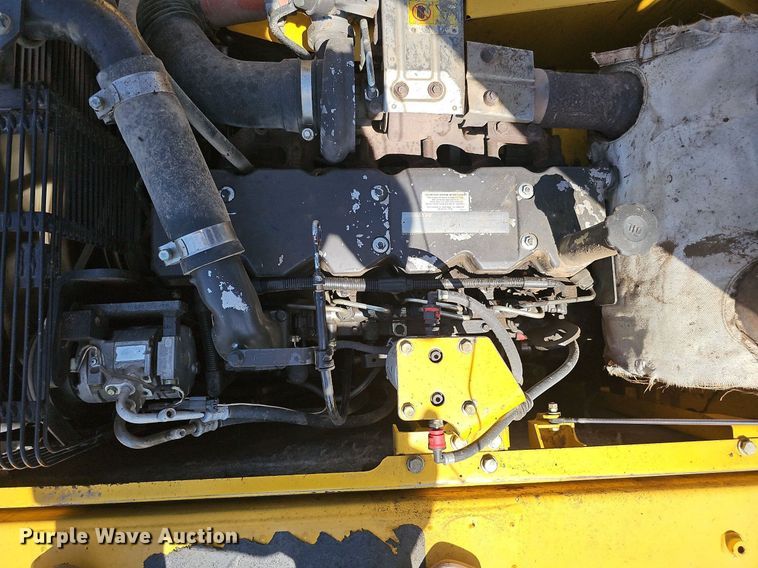 image for item DQ0278 2006 Komatsu PC220LC-8  excavator