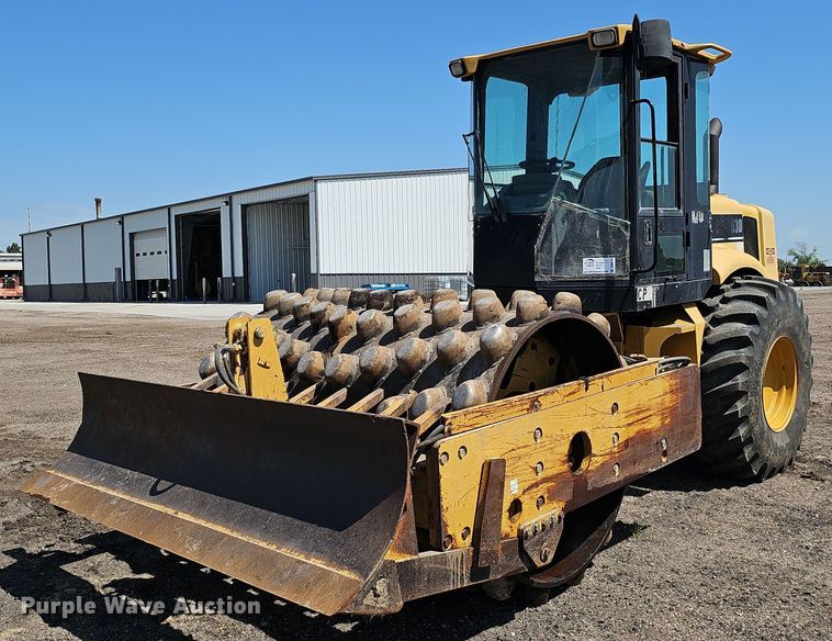 image for item DQ0279 2001 Caterpillar CP-563D  single drum vibratory roller