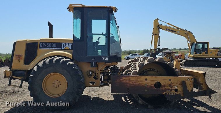 image for item DQ0279 2001 Caterpillar CP-563D  single drum vibratory roller