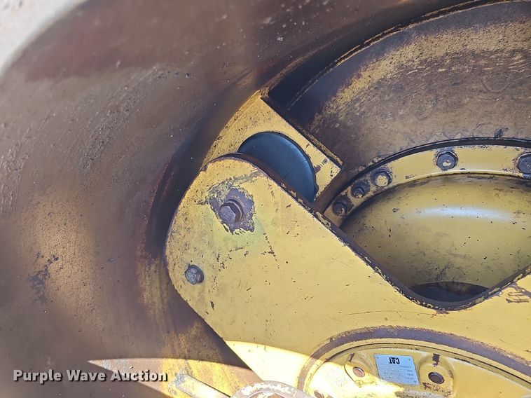 image for item DQ0279 2001 Caterpillar CP-563D  single drum vibratory roller