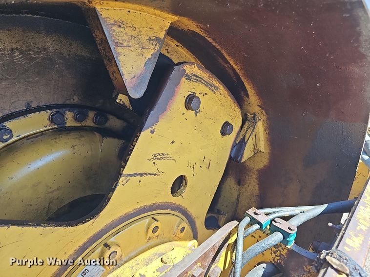 image for item DQ0279 2001 Caterpillar CP-563D  single drum vibratory roller