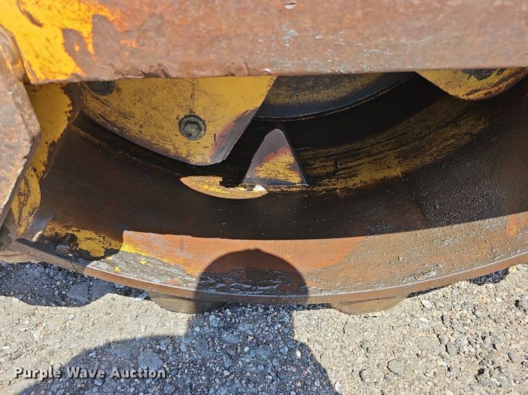image for item DQ0279 2001 Caterpillar CP-563D  single drum vibratory roller