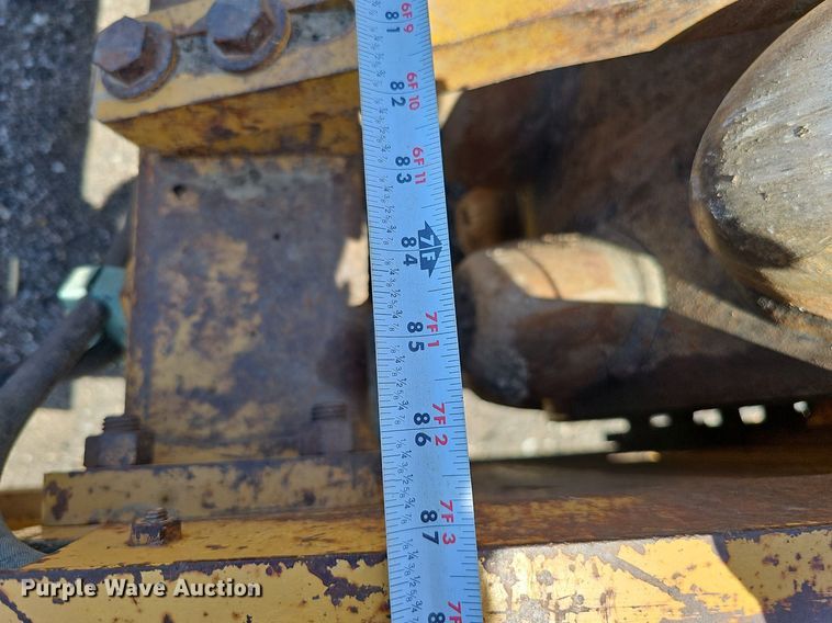 image for item DQ0279 2001 Caterpillar CP-563D  single drum vibratory roller