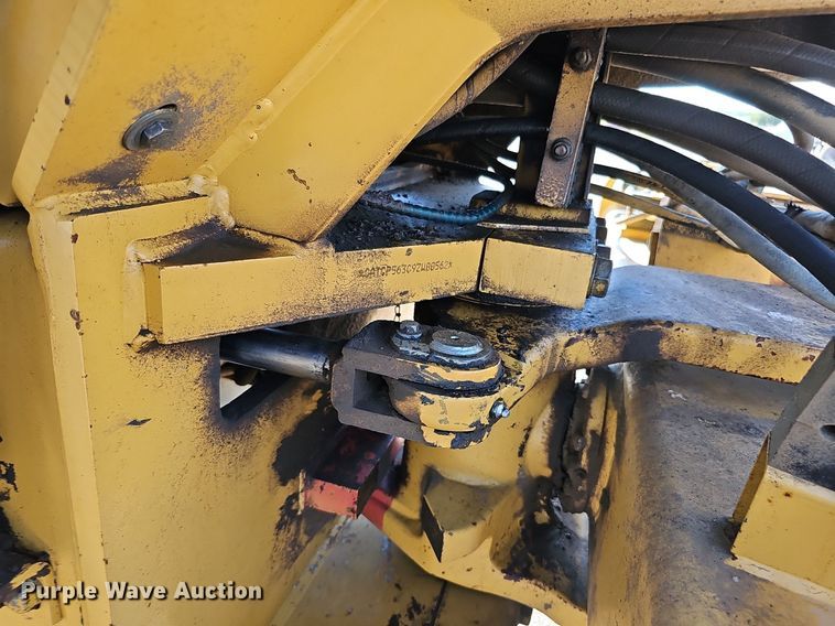 image for item DQ0279 2001 Caterpillar CP-563D  single drum vibratory roller