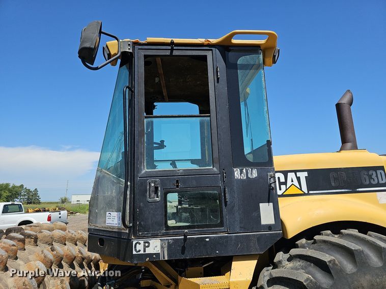 image for item DQ0279 2001 Caterpillar CP-563D  single drum vibratory roller