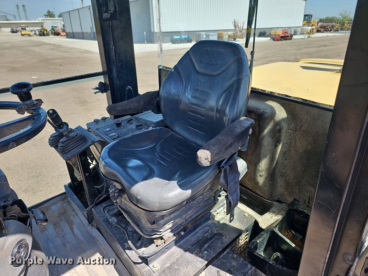 image for item DQ0279 2001 Caterpillar CP-563D  single drum vibratory roller