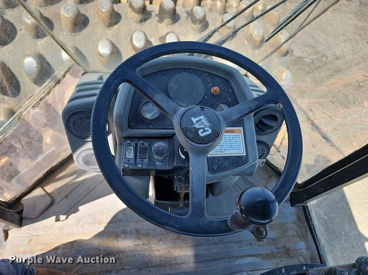 image for item DQ0279 2001 Caterpillar CP-563D  single drum vibratory roller