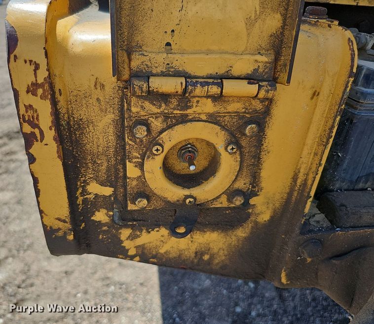 image for item DQ0279 2001 Caterpillar CP-563D  single drum vibratory roller