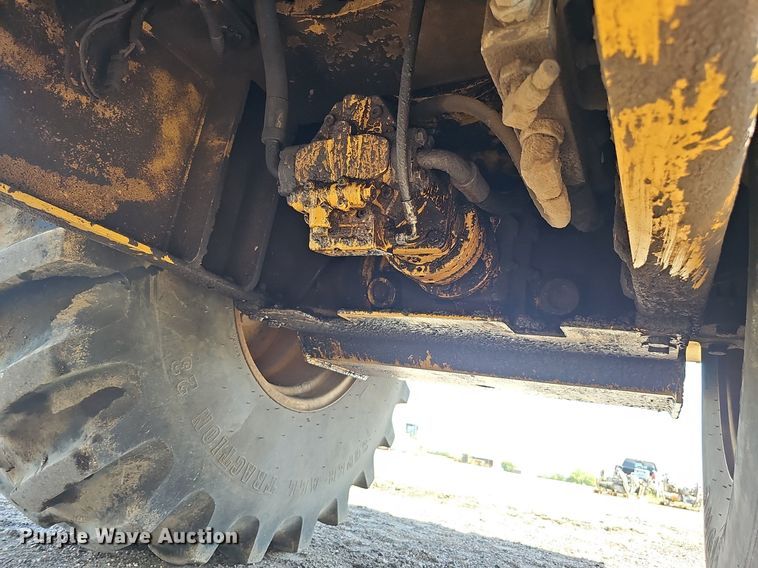 image for item DQ0279 2001 Caterpillar CP-563D  single drum vibratory roller