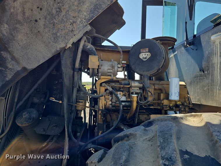 image for item DQ0279 2001 Caterpillar CP-563D  single drum vibratory roller